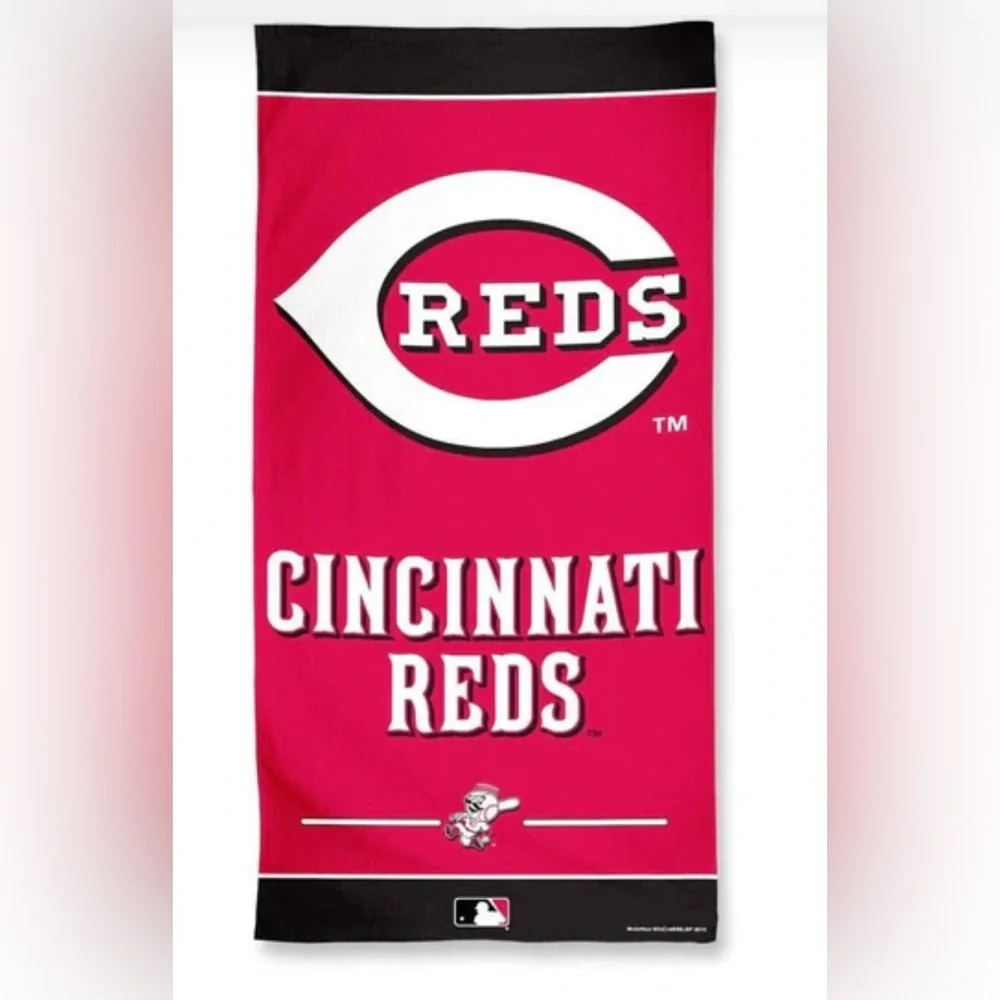 NWT Cincinnati Reds Beach Towel